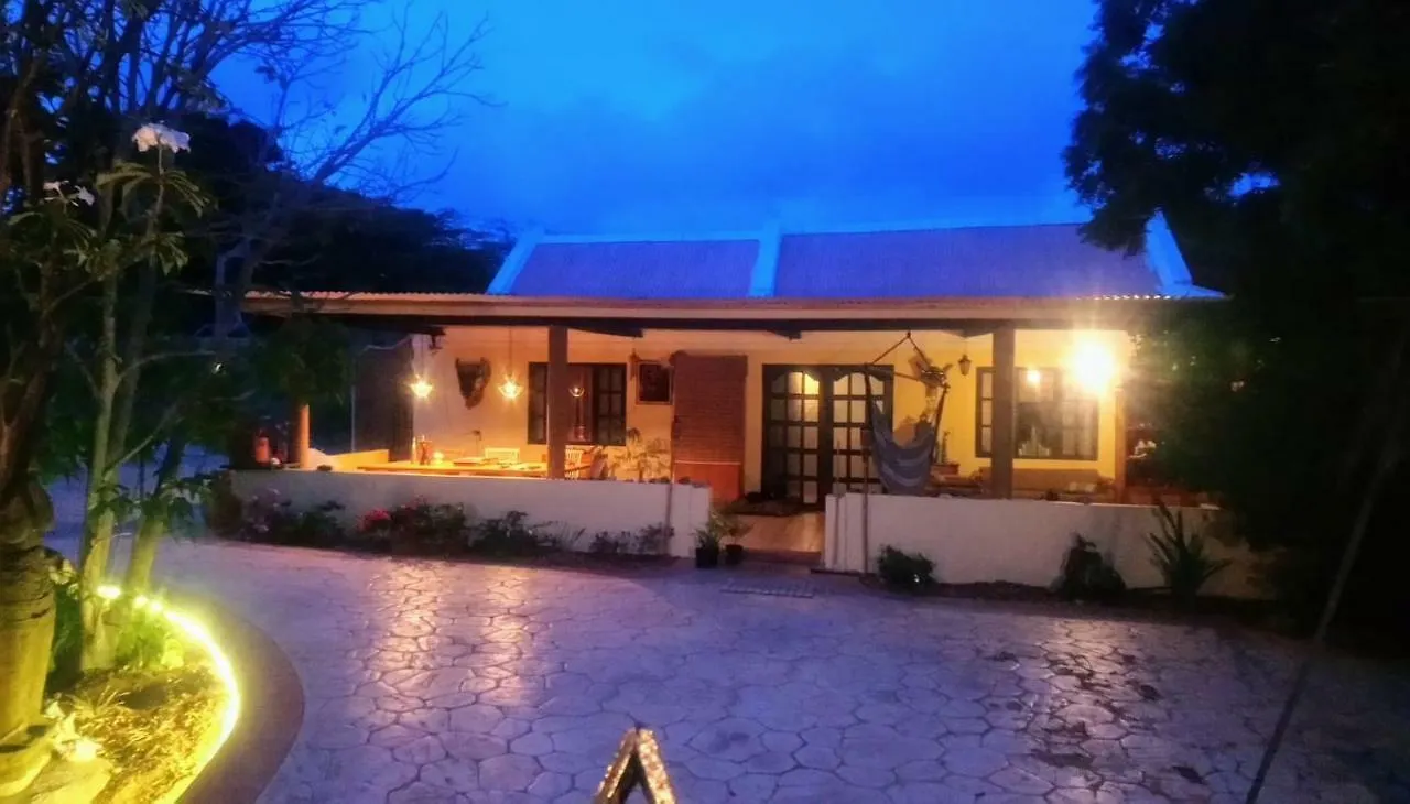 Art Bnb - Art, Nature, Adventure, Away From Tourism, Among Locals, Many Extras Savaneta Bed and breakfast