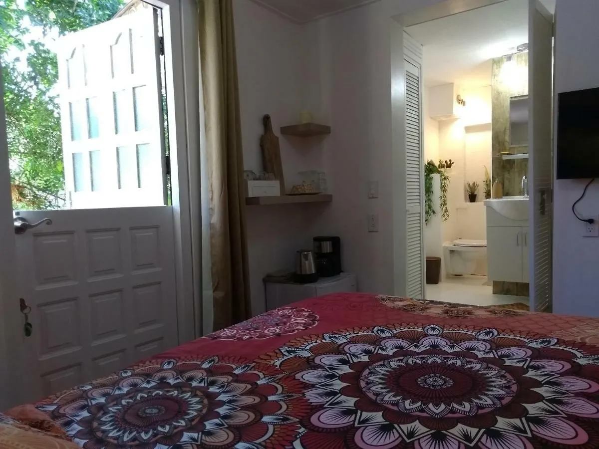 Art Bnb - Art, Nature, Adventure, Away From Tourism, Among Locals, Many Extras Savaneta